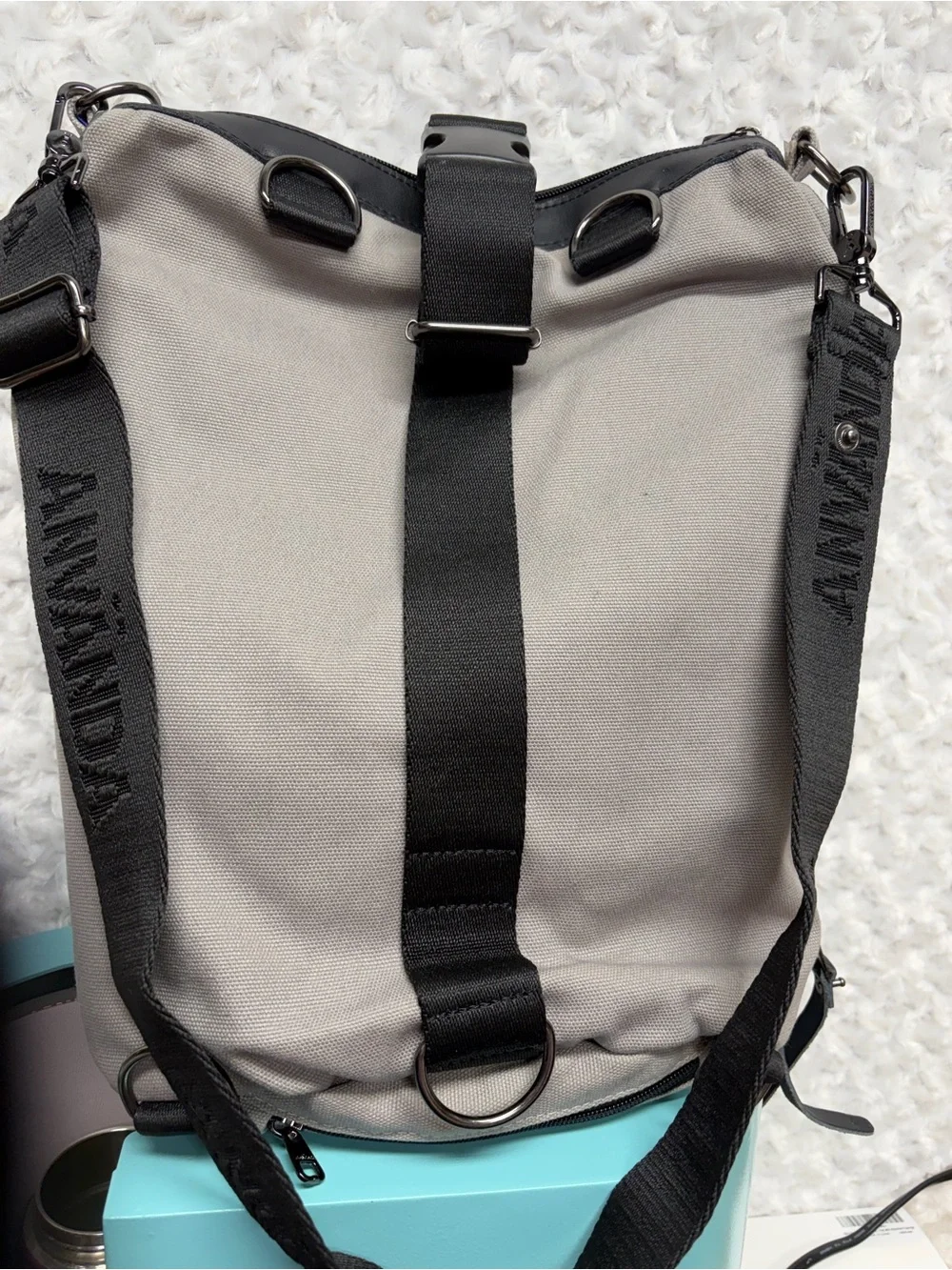 Använda a Great Freakin' Bag gray black canvas multi carry backpack Stockholm